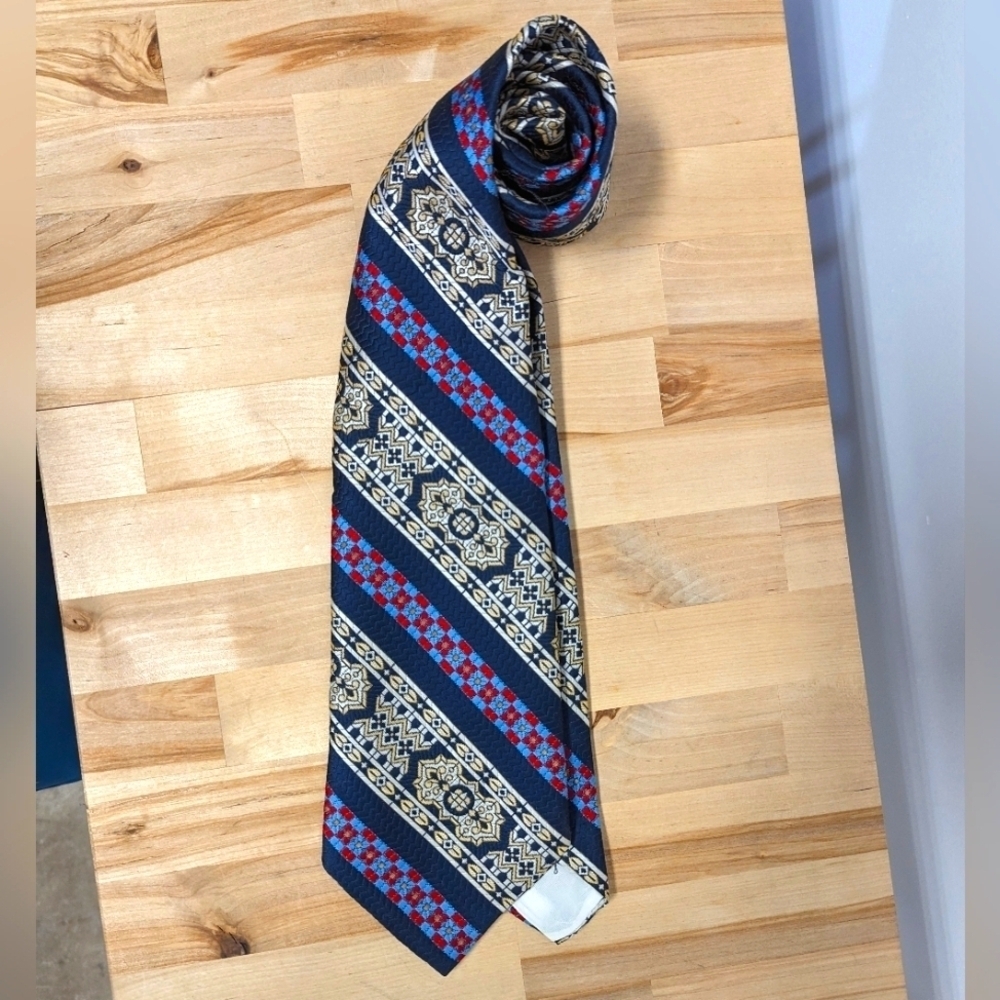 Vintage Colorful Wide Neck Tie 1970s Woven Texture Repp Poly
